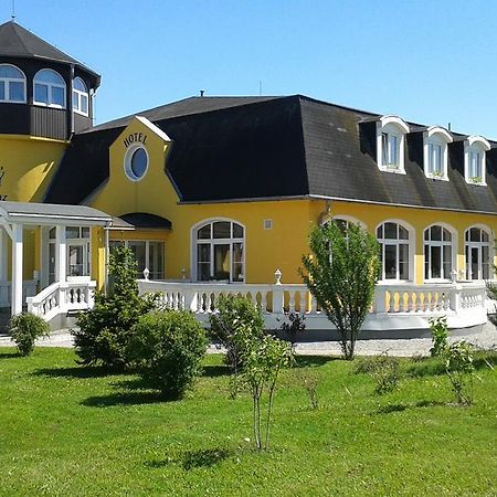 Pension Velicky Zamocek Poprad Exterior foto