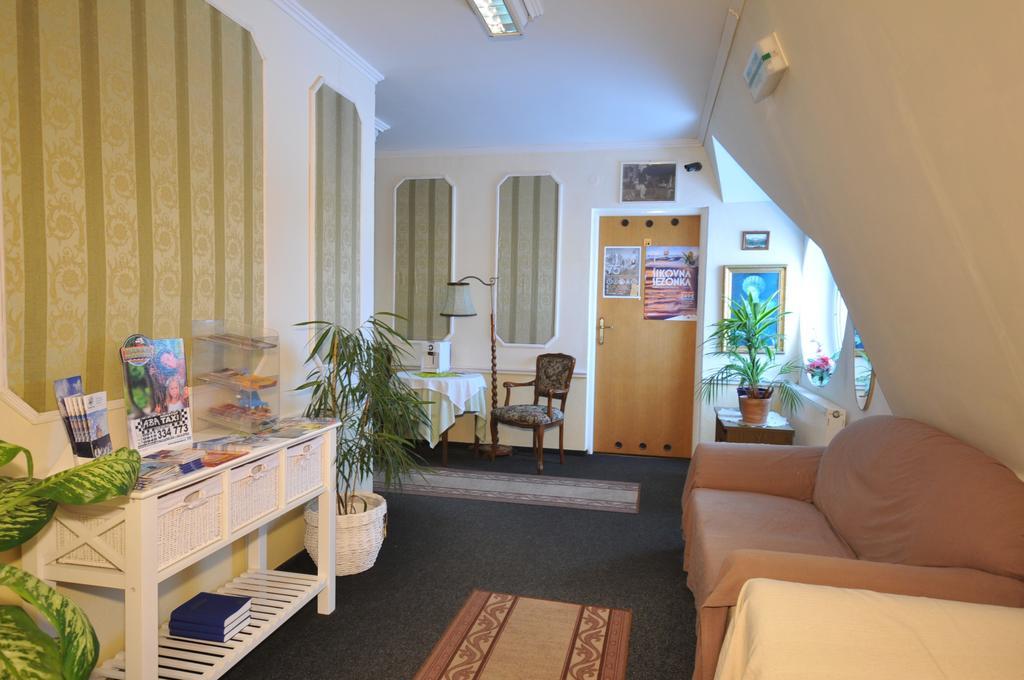 Pension Velicky Zamocek Poprad Exterior foto