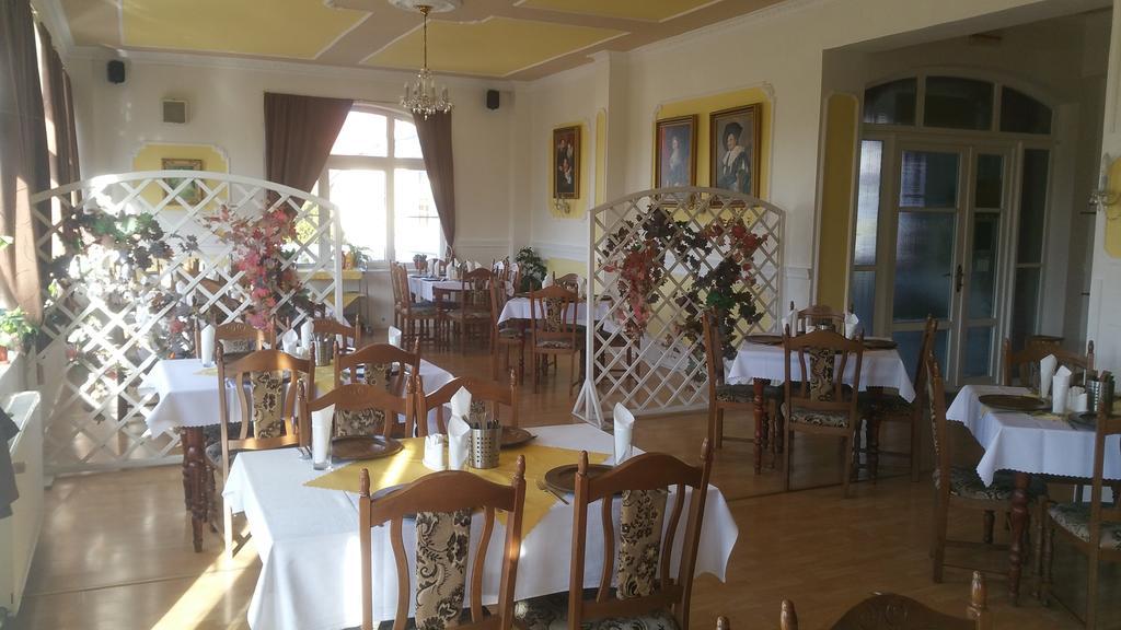 Pension Velicky Zamocek Poprad Exterior foto